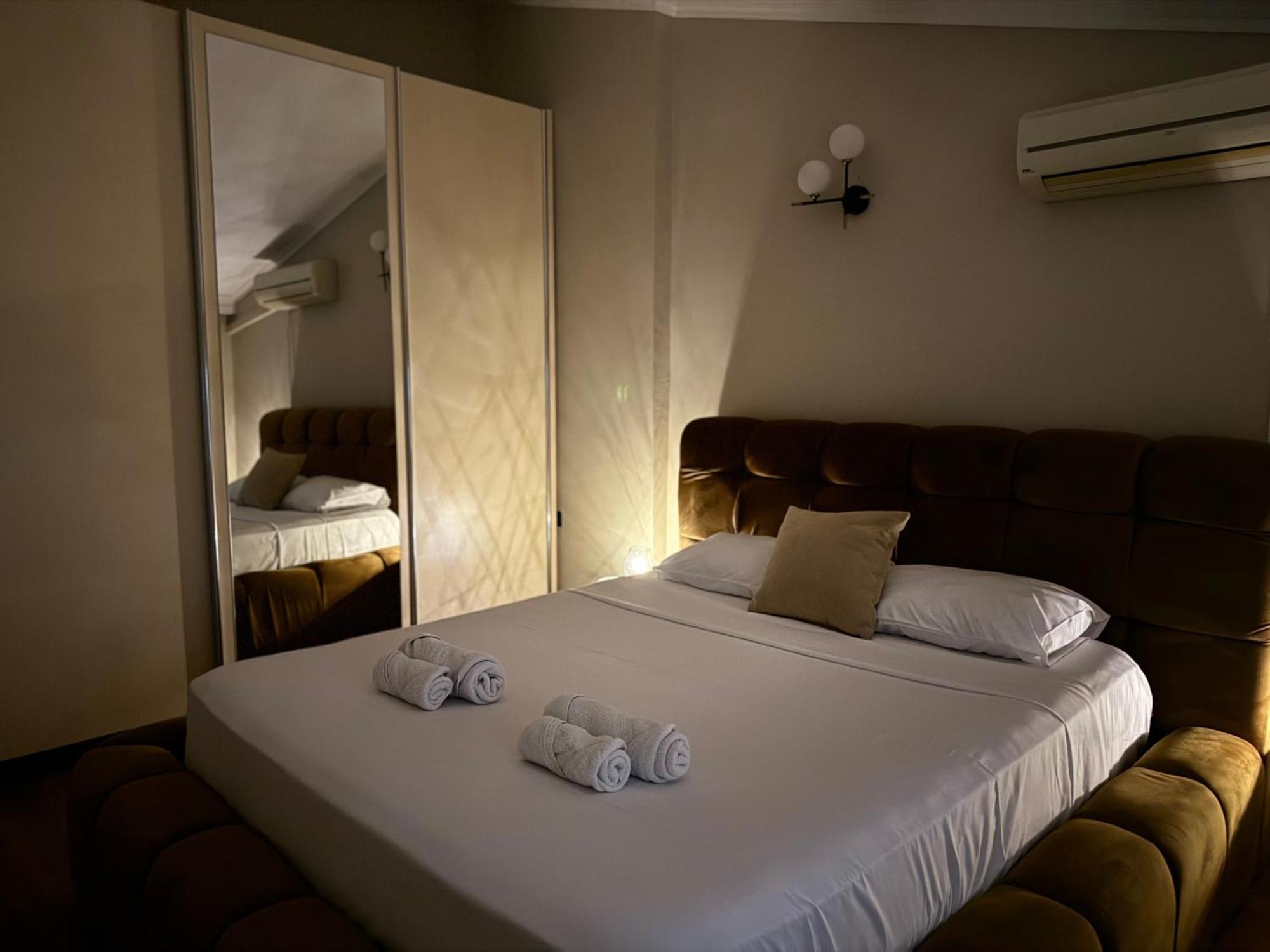 Apartamento Golden Dublex Tirana Exterior foto